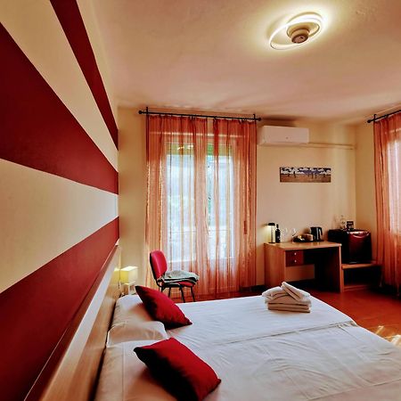Ristorante Le Rasole Hotel Garda  Buitenkant foto