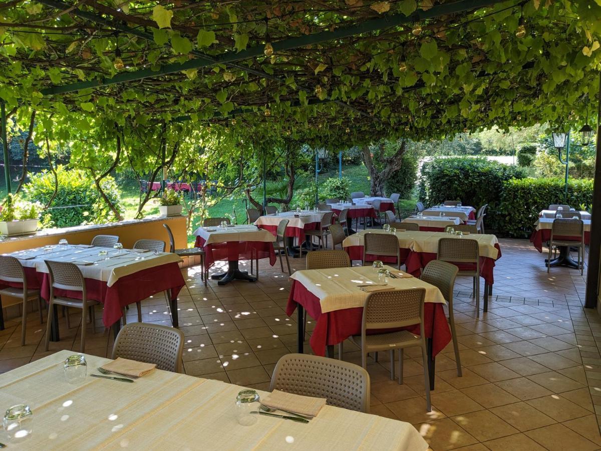 Ristorante Le Rasole Hotel Garda  Buitenkant foto