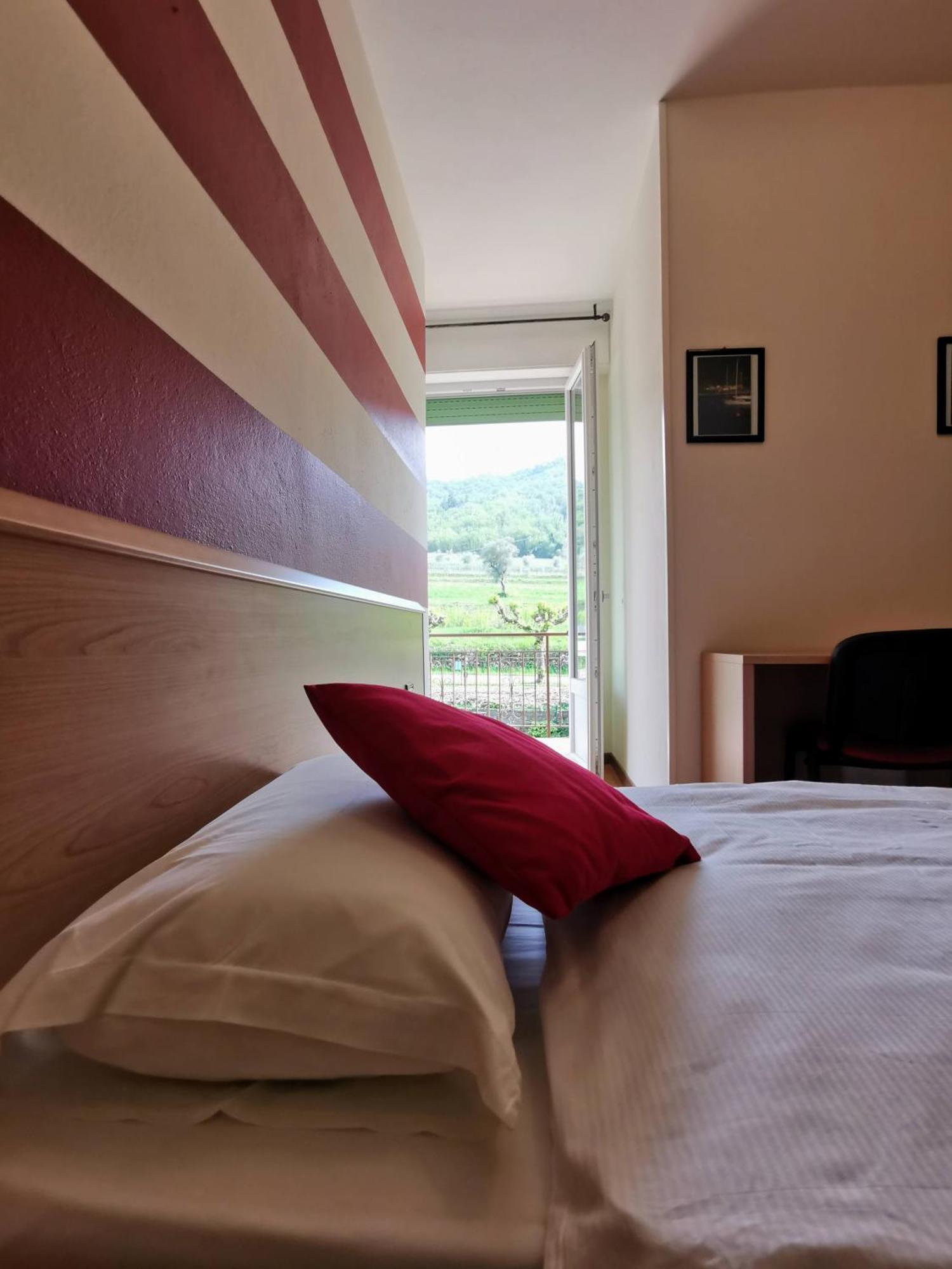 Ristorante Le Rasole Hotel Garda  Buitenkant foto